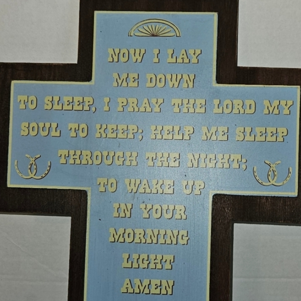 ==boys Wooden cross with bedtime prayer - Picture 2 of 8